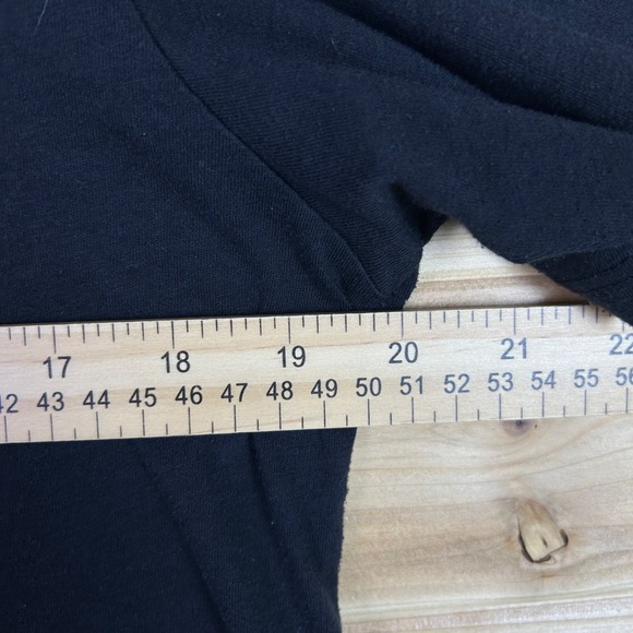 Volcom T-Shirt Womens XL Black Love Krochet Kids International Short Sleeve - Picture 6 of 7